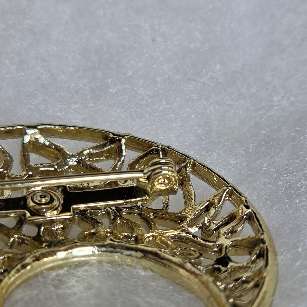 Vintage Gold Tone Crescent Moon Brooch Openwork Filigree Celestial 20th Century - Picture 6 of 7